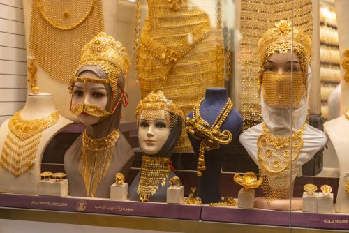 Dubai Shopping - Luxury malls and souks